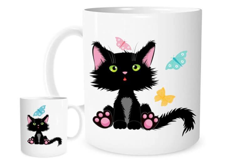 Taza con diseño de gato negro y mariposa