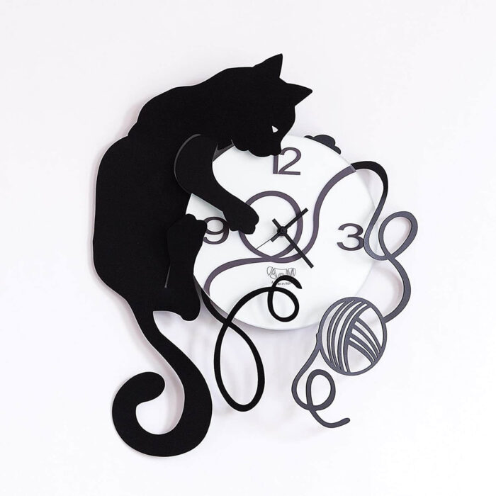 Arti e Mestieri - Código 2598-C75 - Reloj de pared de hierro, modelo gato con ovillo, color negro